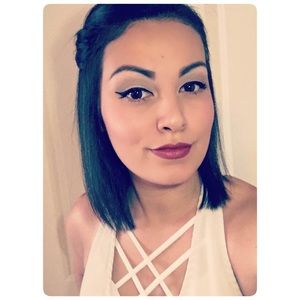 Meet your Posher, Cynthia